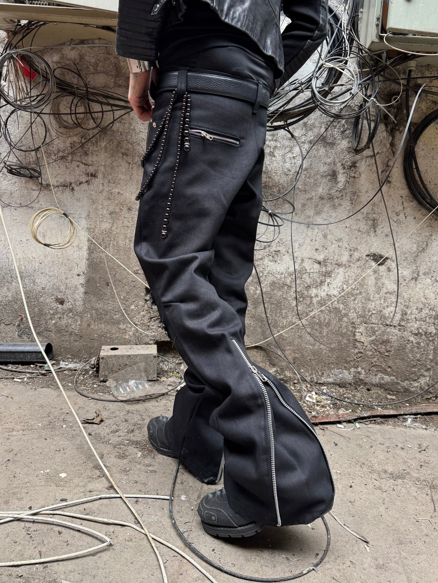 MALAGENTE ANKLE ZIPPER JEANS