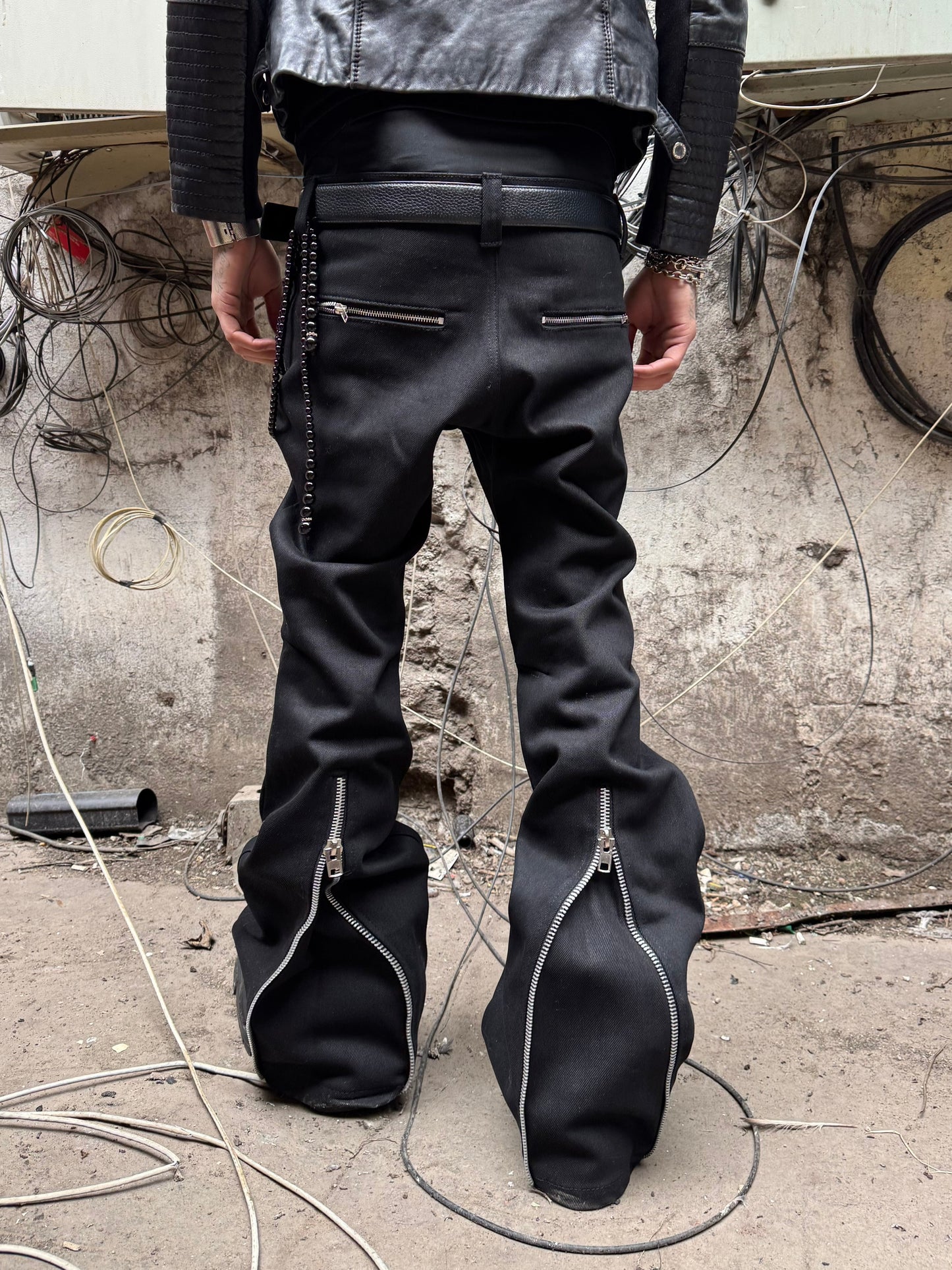 MALAGENTE ANKLE ZIPPER JEANS